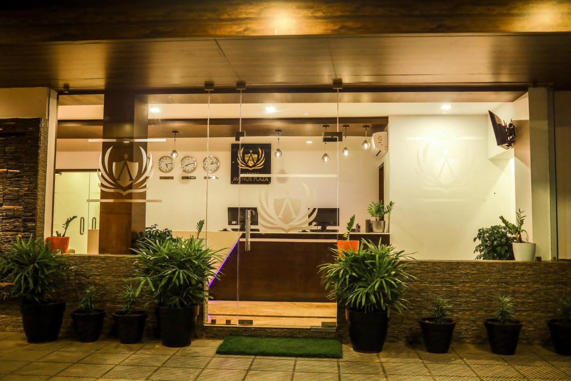 Airport Avenue Plaza Hotel Nedumbassery Ngoại thất bức ảnh