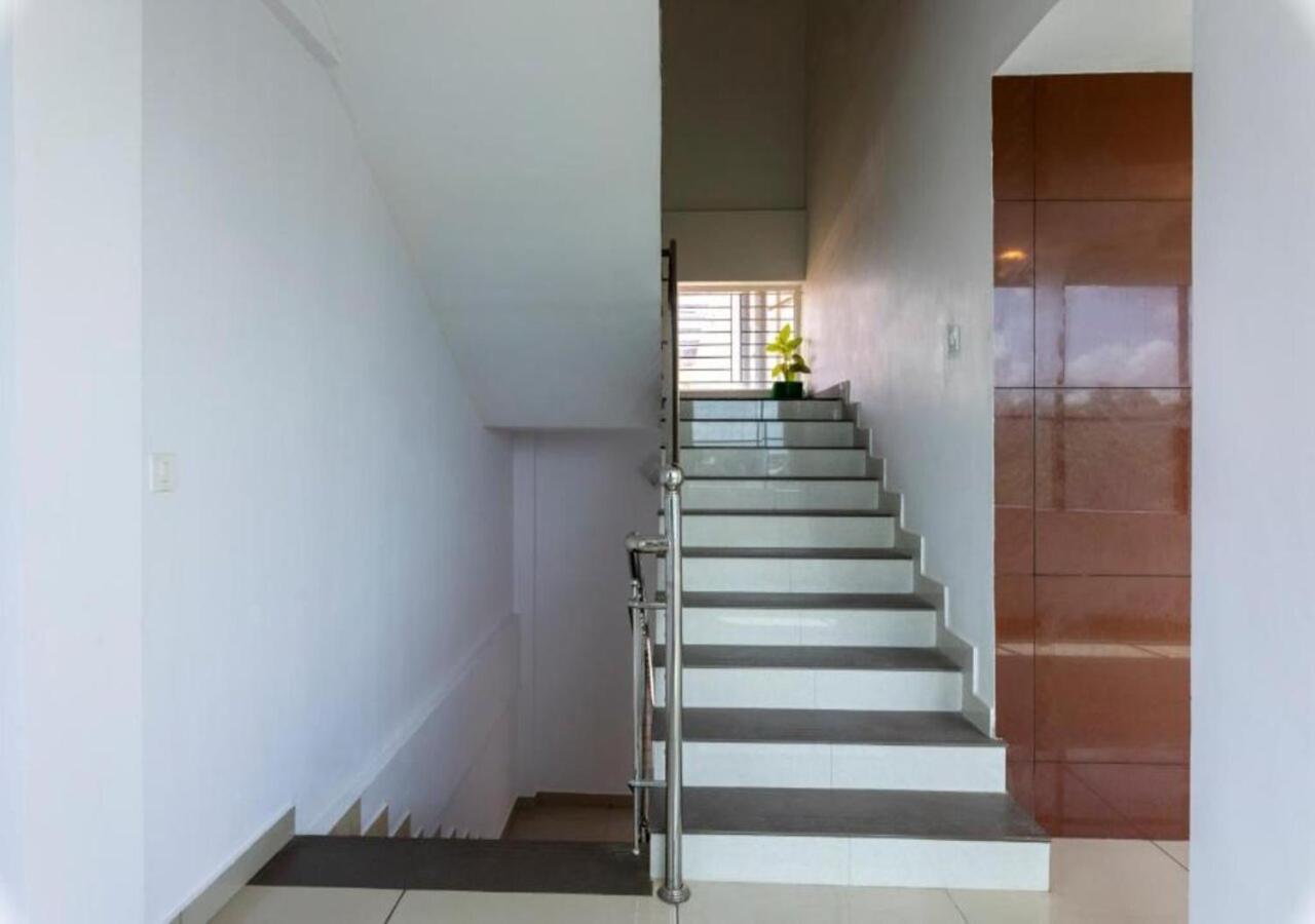 Airport Avenue Plaza Hotel Nedumbassery Ngoại thất bức ảnh