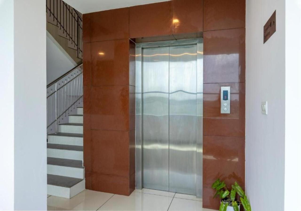 Airport Avenue Plaza Hotel Nedumbassery Ngoại thất bức ảnh
