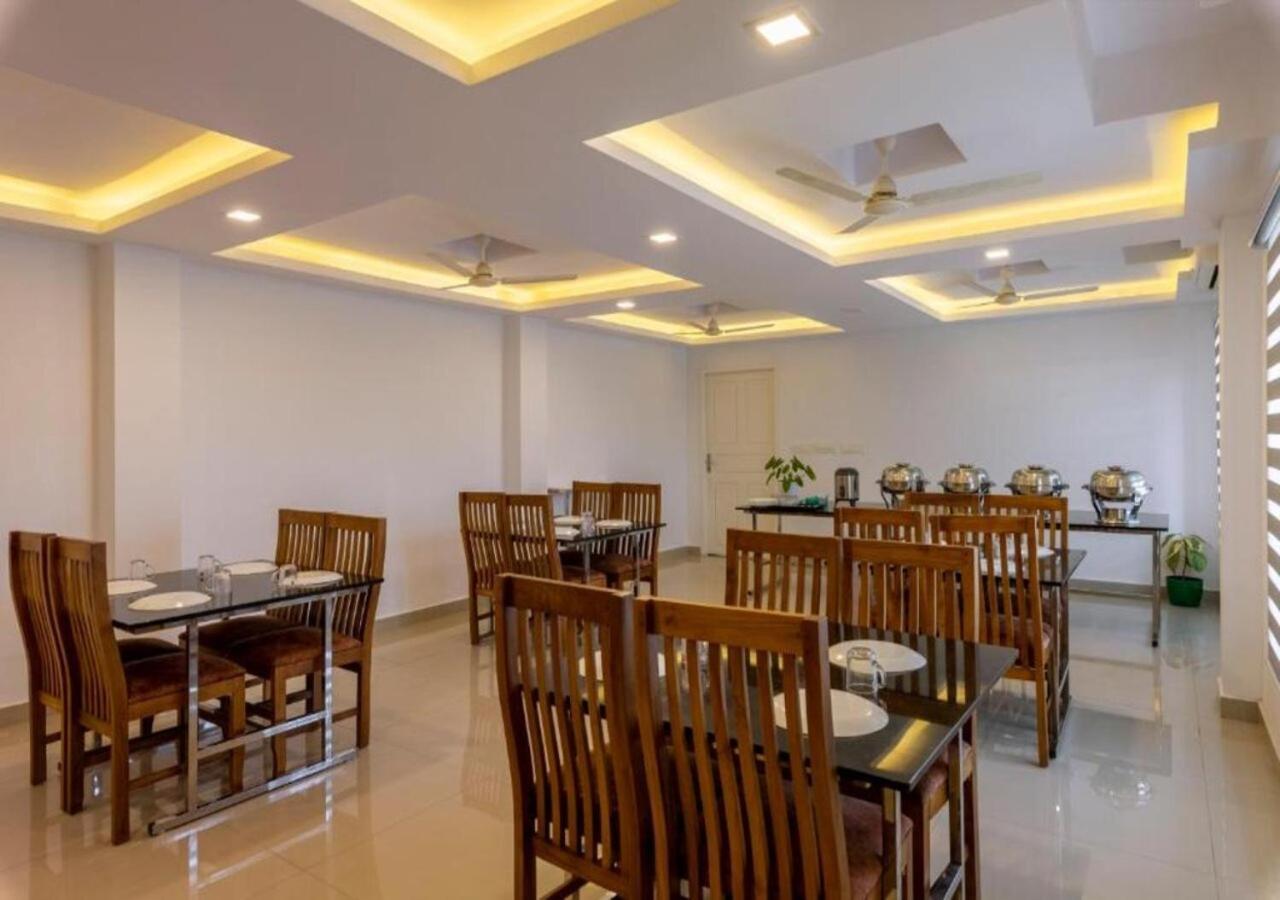 Airport Avenue Plaza Hotel Nedumbassery Ngoại thất bức ảnh