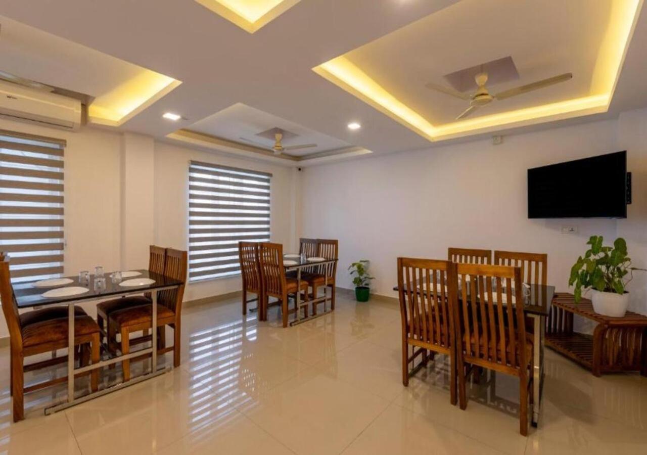 Airport Avenue Plaza Hotel Nedumbassery Ngoại thất bức ảnh