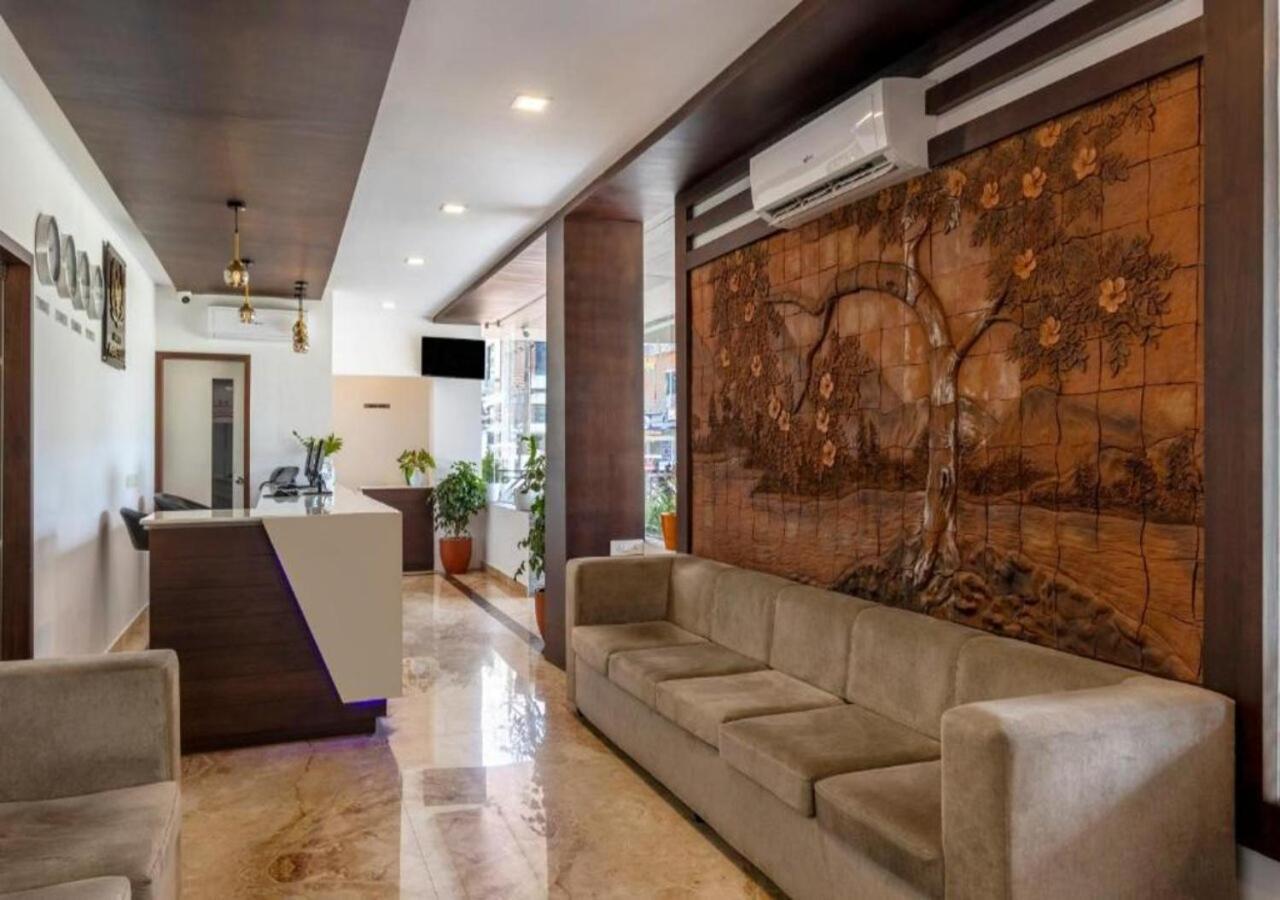 Airport Avenue Plaza Hotel Nedumbassery Ngoại thất bức ảnh