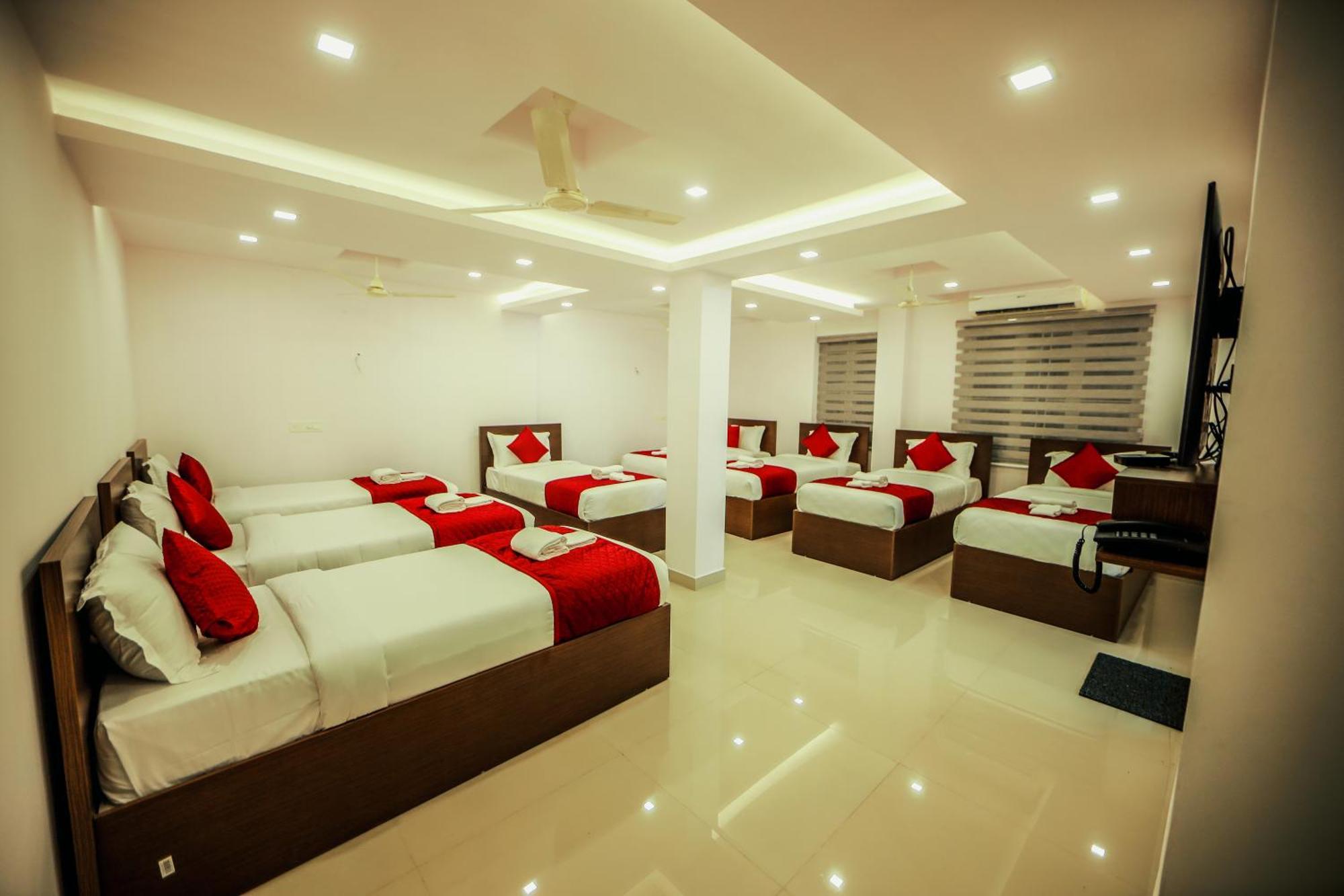 Airport Avenue Plaza Hotel Nedumbassery Ngoại thất bức ảnh