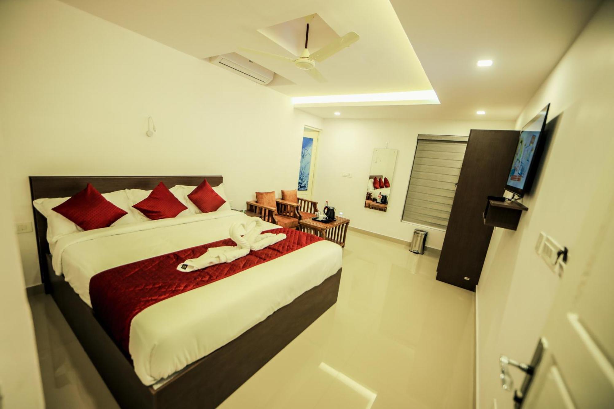 Airport Avenue Plaza Hotel Nedumbassery Ngoại thất bức ảnh