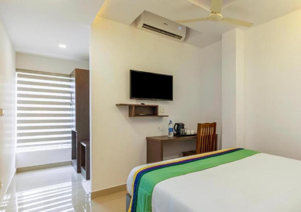 Airport Avenue Plaza Hotel Nedumbassery Ngoại thất bức ảnh