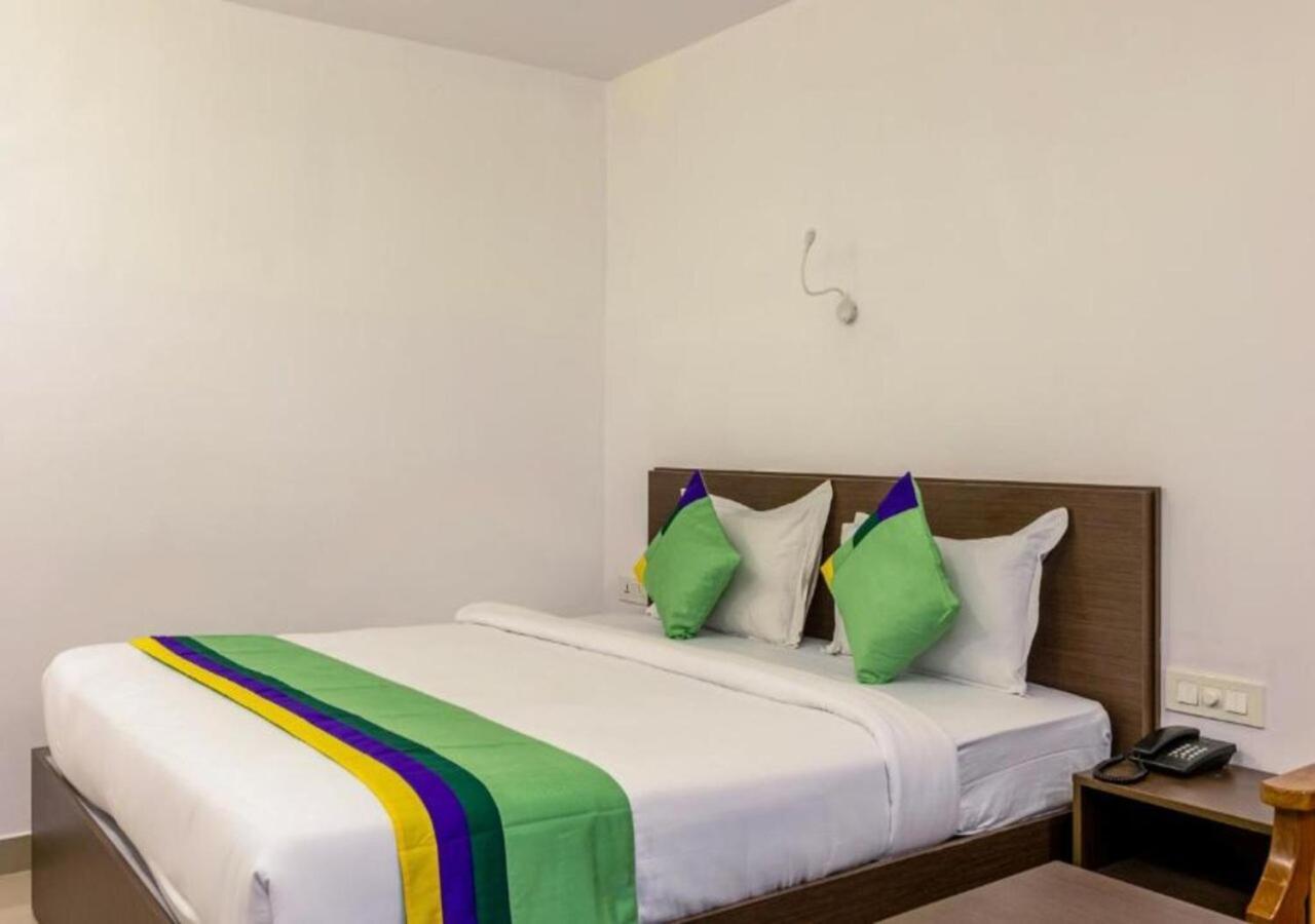 Airport Avenue Plaza Hotel Nedumbassery Ngoại thất bức ảnh