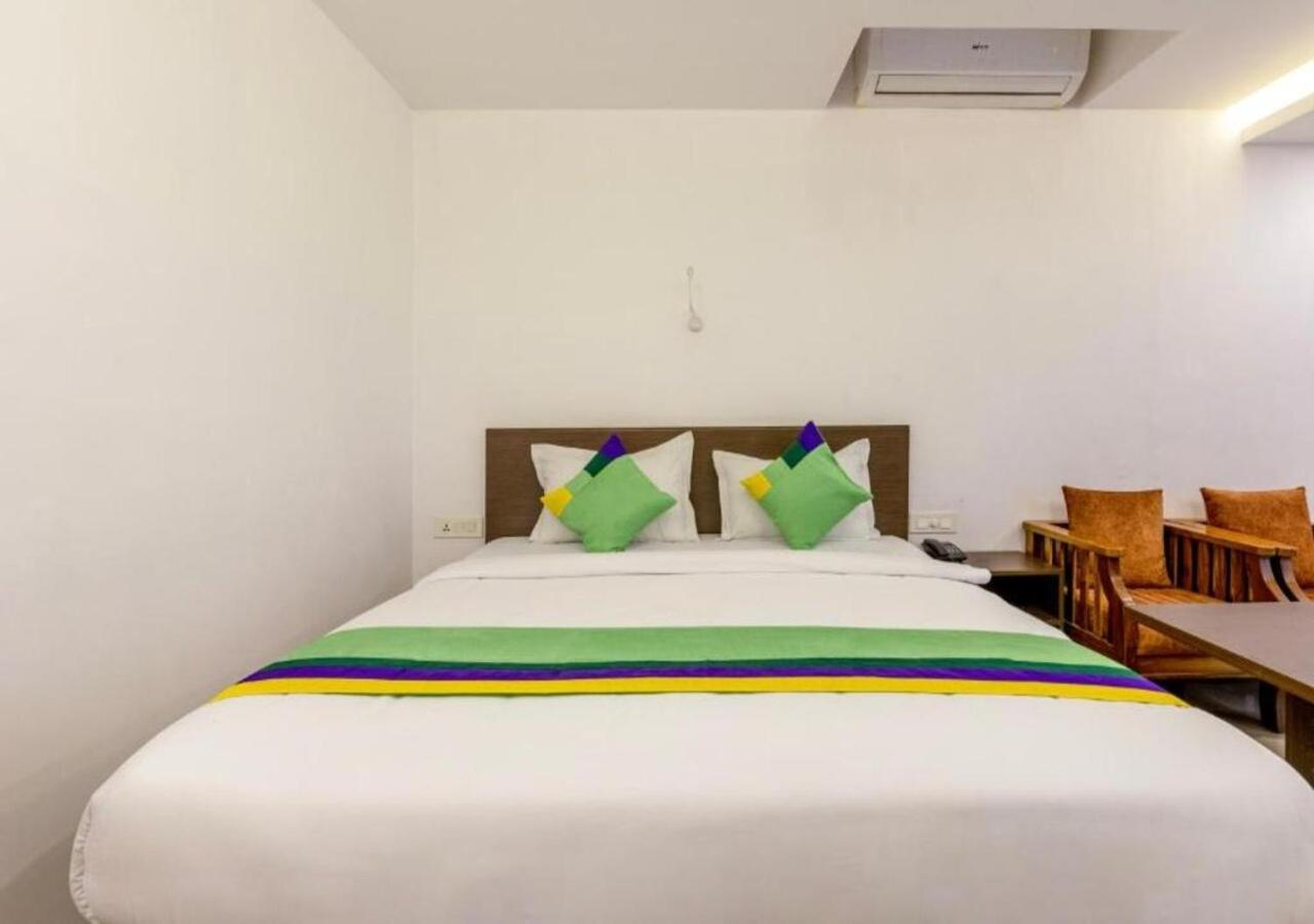 Airport Avenue Plaza Hotel Nedumbassery Ngoại thất bức ảnh